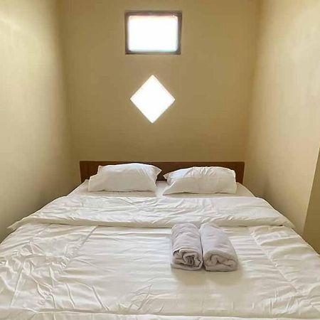 בניוואנגי Palace Syariah Homestay Redpartner מראה חיצוני תמונה