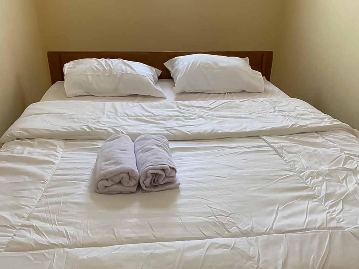 בניוואנגי Palace Syariah Homestay Redpartner מראה חיצוני תמונה