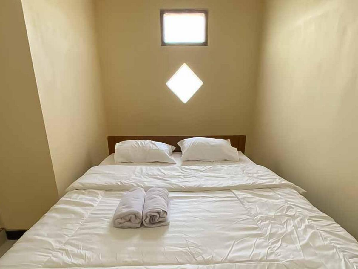 בניוואנגי Palace Syariah Homestay Redpartner מראה חיצוני תמונה