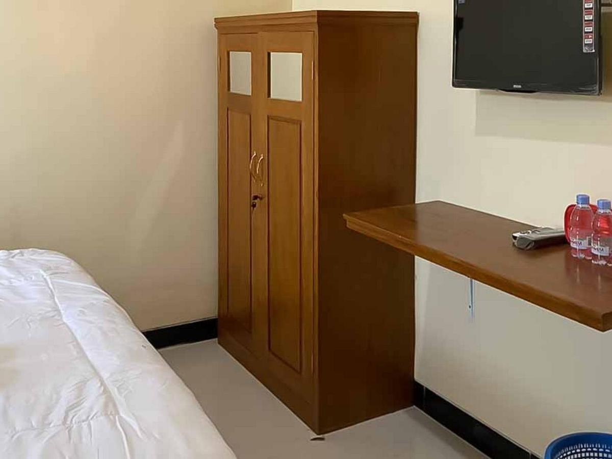 בניוואנגי Palace Syariah Homestay Redpartner מראה חיצוני תמונה