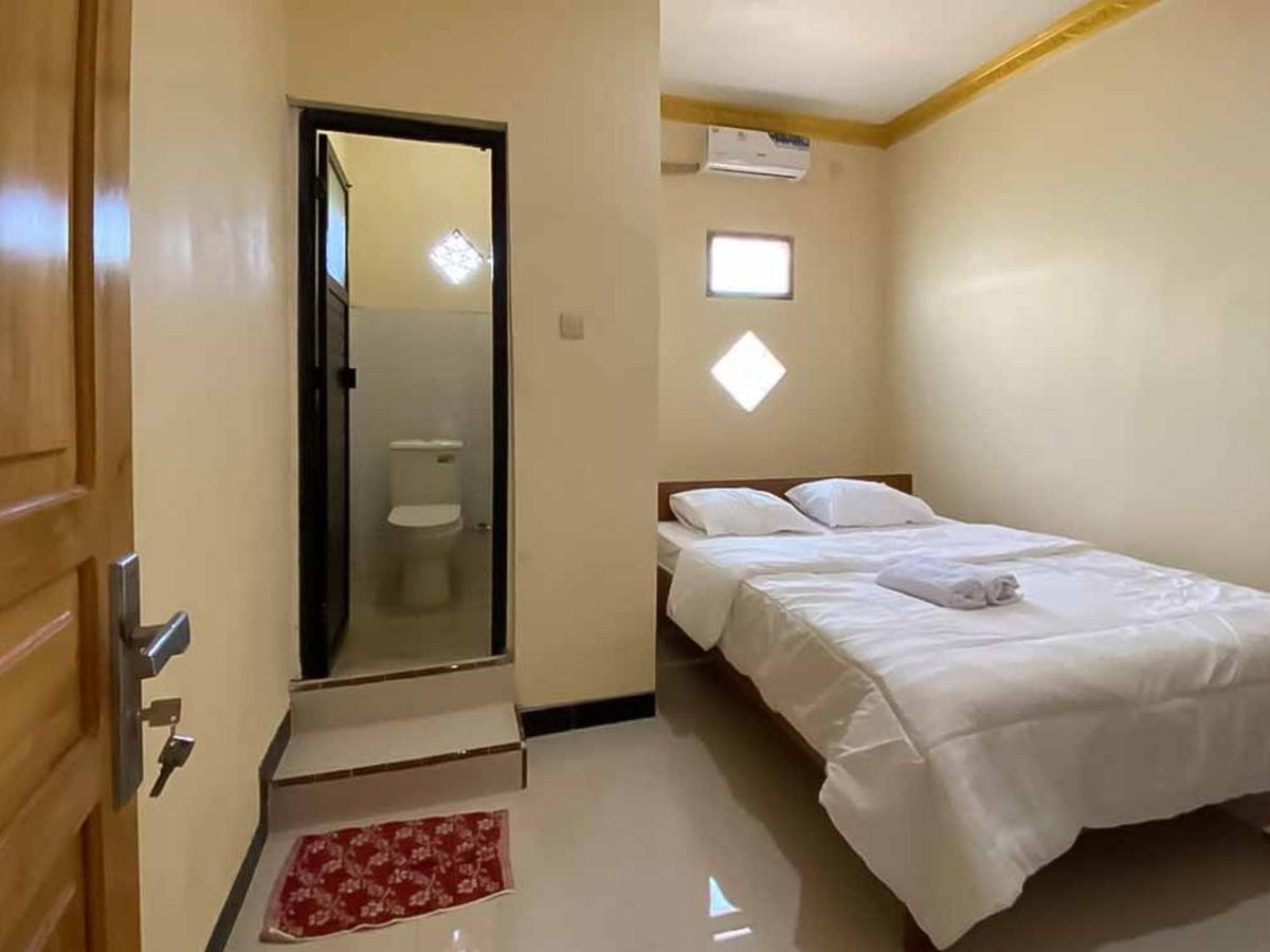 בניוואנגי Palace Syariah Homestay Redpartner מראה חיצוני תמונה