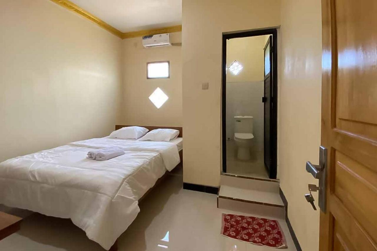 בניוואנגי Palace Syariah Homestay Redpartner מראה חיצוני תמונה